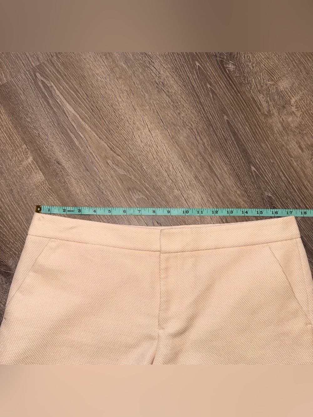 Club Monaco Cream beige Scallop-Hem High-Waist amber textured Shorts 8 - Picture 10 of 14